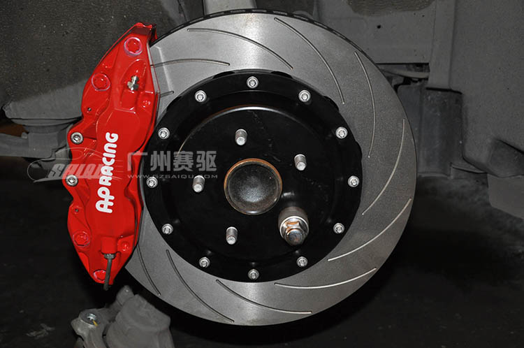 為改裝而生!銳志剎車升級英國AP剎車前六后四 為改裝而生!銳志剎車升級英國AP剎車前六后四